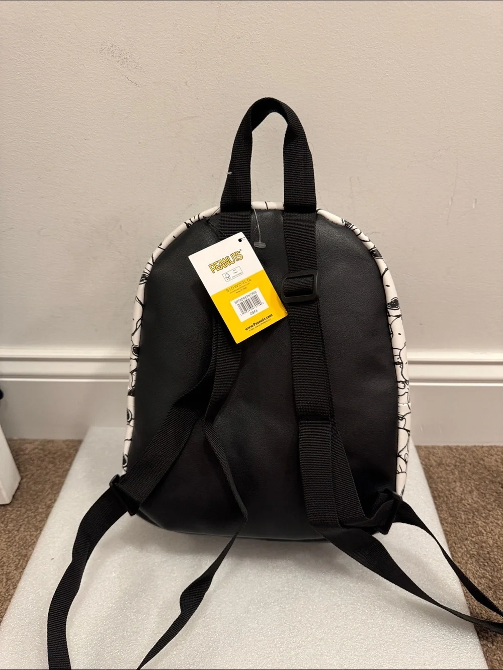 Peanuts snoopy Bioworld mini backpack NWT